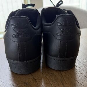 adidas Men’s Black Low-Top Sneakers - Trefoil Logo